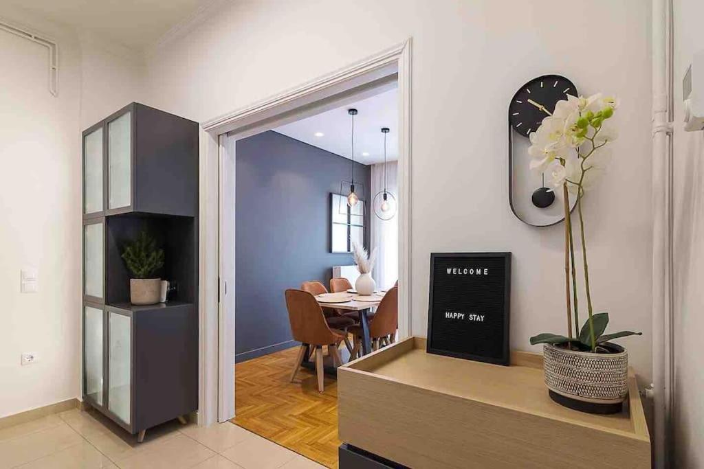 A Unique Apartment In The Historical Center-3Bds Athén Kültér fotó