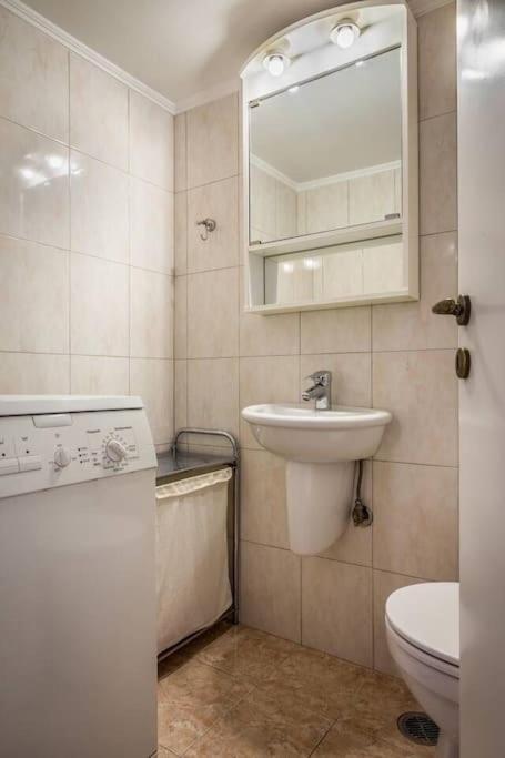 A Unique Apartment In The Historical Center-3Bds Athén Kültér fotó